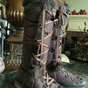 Nike apres skyhigh brown tall wedge sneaker boots size 7
